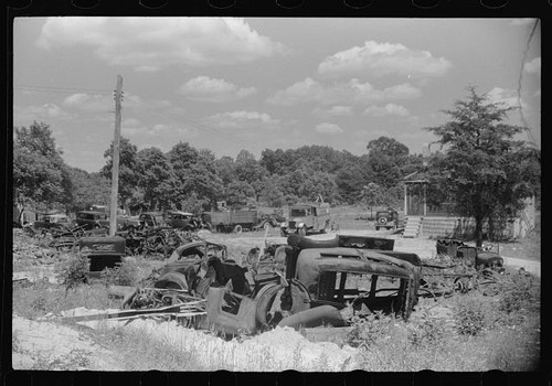Photo 1930s junkyard - photo:1930s,