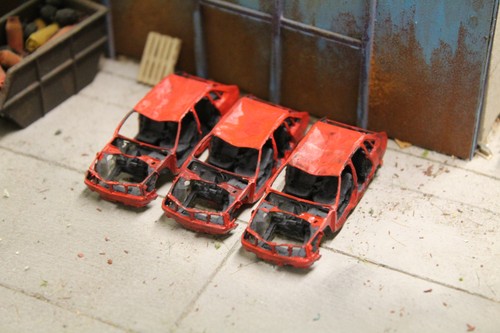 Scrap car gutted red - red, pack